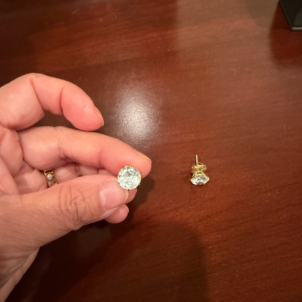 18kt gold white topaz earrings